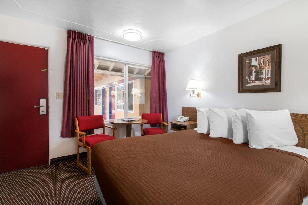 Two-Bedroom Queen Suite - Non-Smoking interior